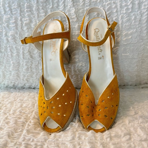 Vintage! Handmade QualiCraft peek-toe leather heels! - Picture 4 of 6
